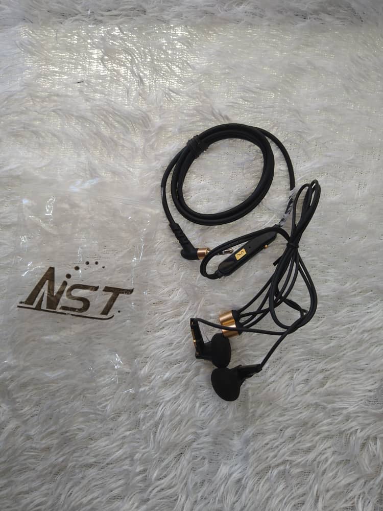 NST S2 Earphone